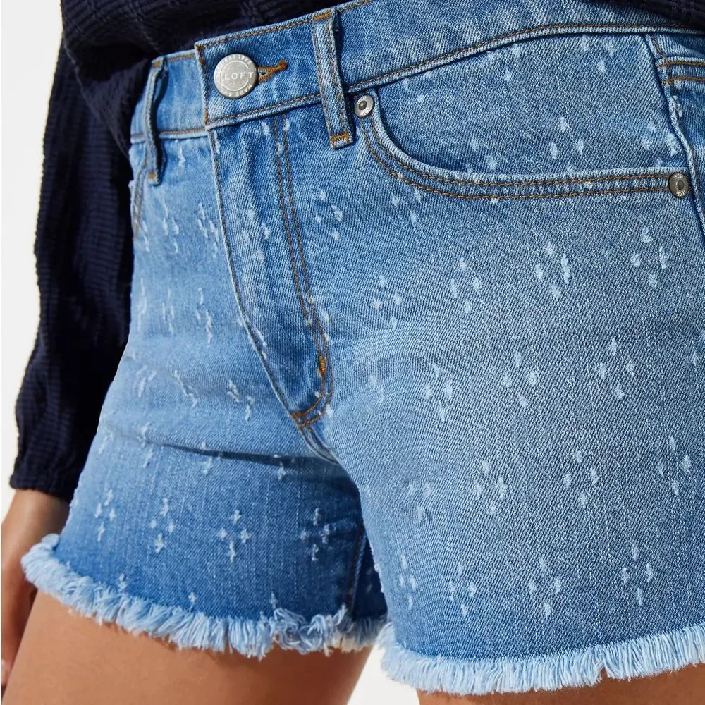 LOFT Punched Cut Off Denim Shorts in Botanic Blue Wash Size 26 | 2 Frayed Hem